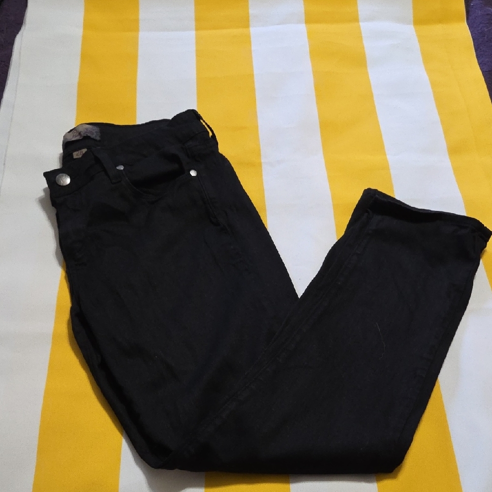 PAIGE Black Rokie Capri Crop Jeans